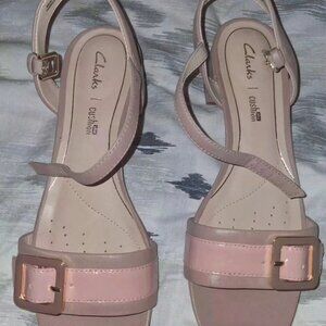 Clarks Heel Size 5